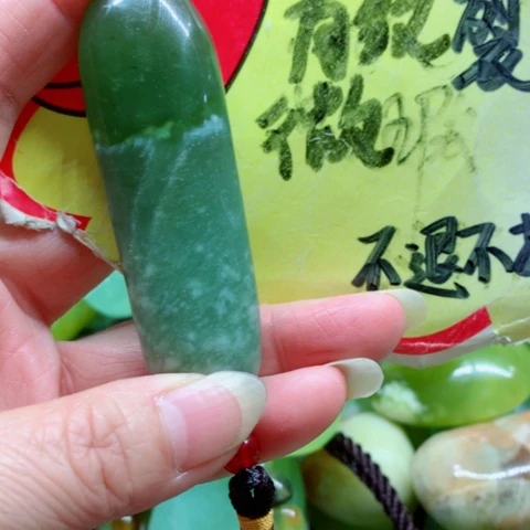 蛇纹石玉未镶嵌手把件