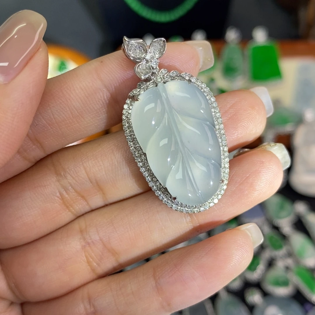 翡翠18K金镶嵌颈饰A货翡翠