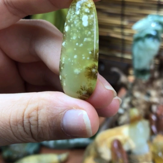 蛇纹石玉合金颈饰