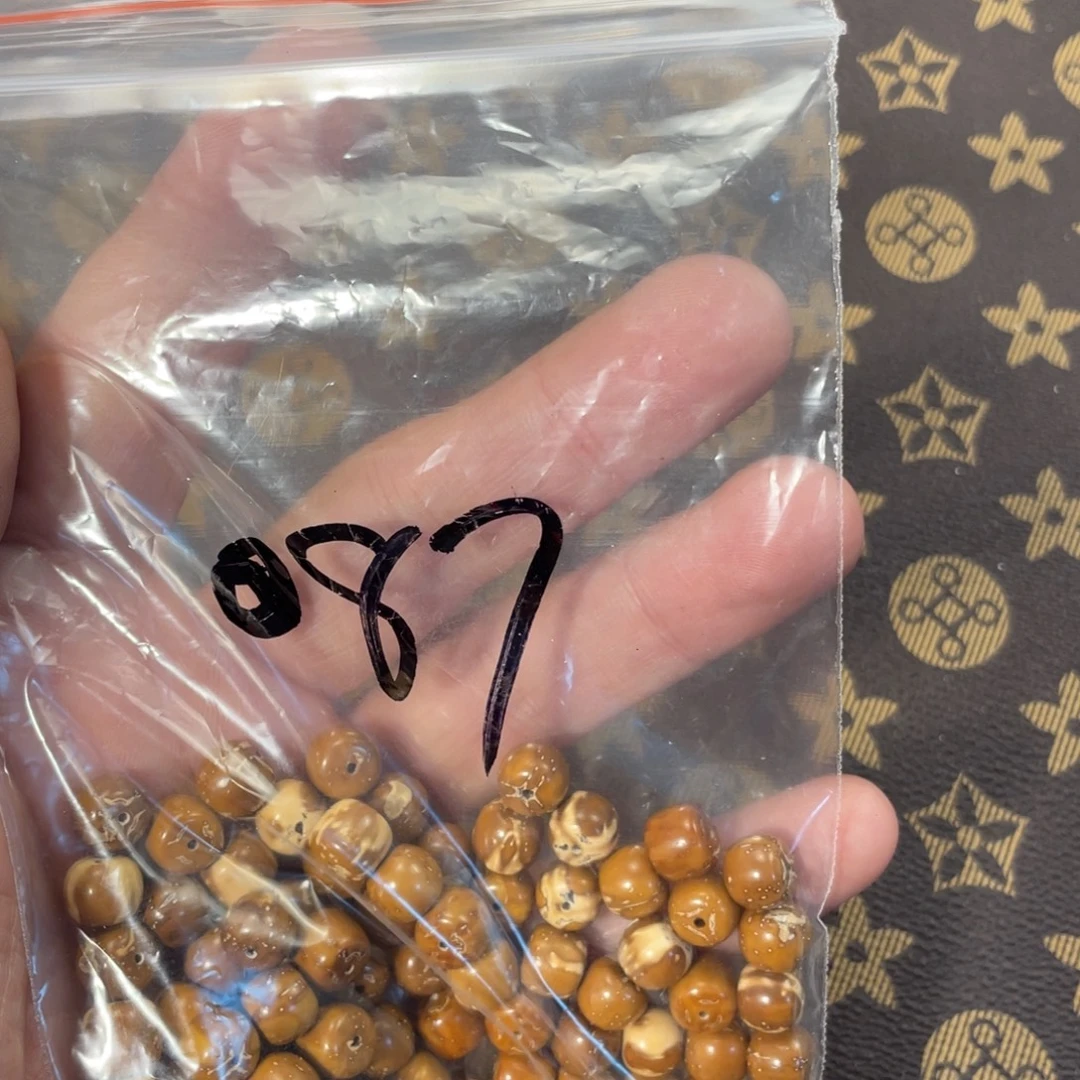 应***枫紫金鼠手串8.5实心散珠087