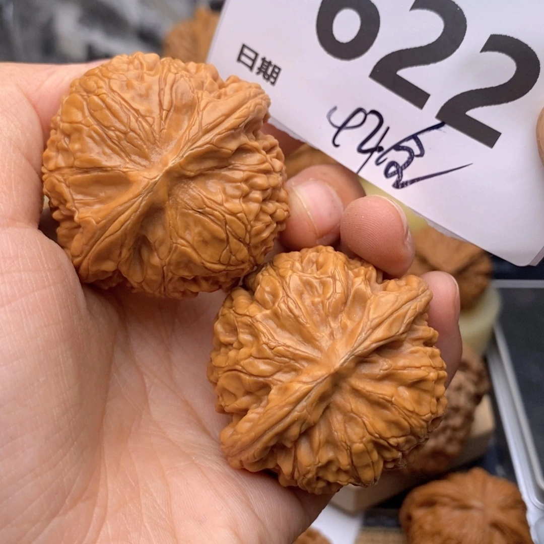 文玩核桃把件622号44全灯