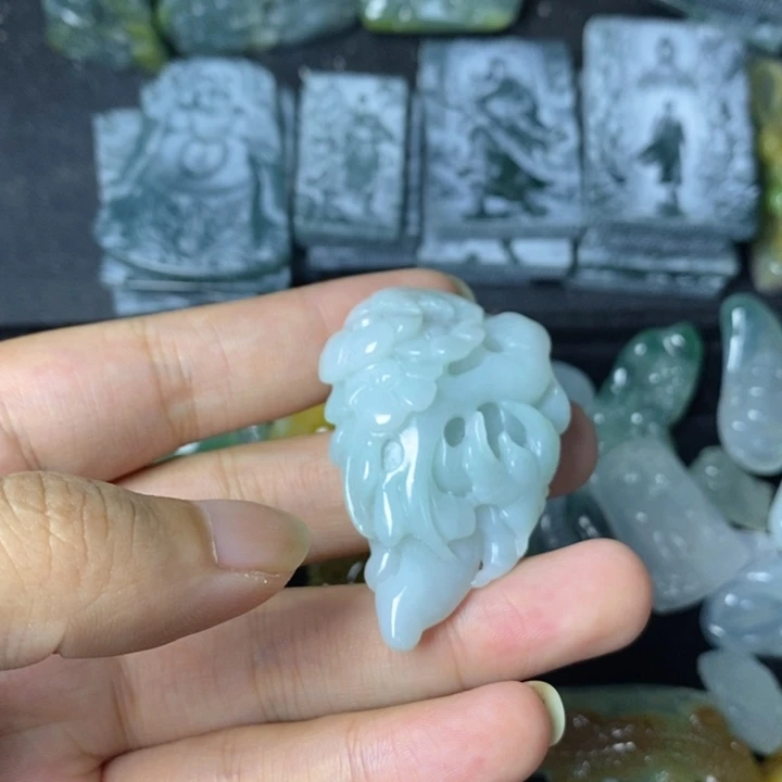 翡翠未镶嵌颈饰翡翠