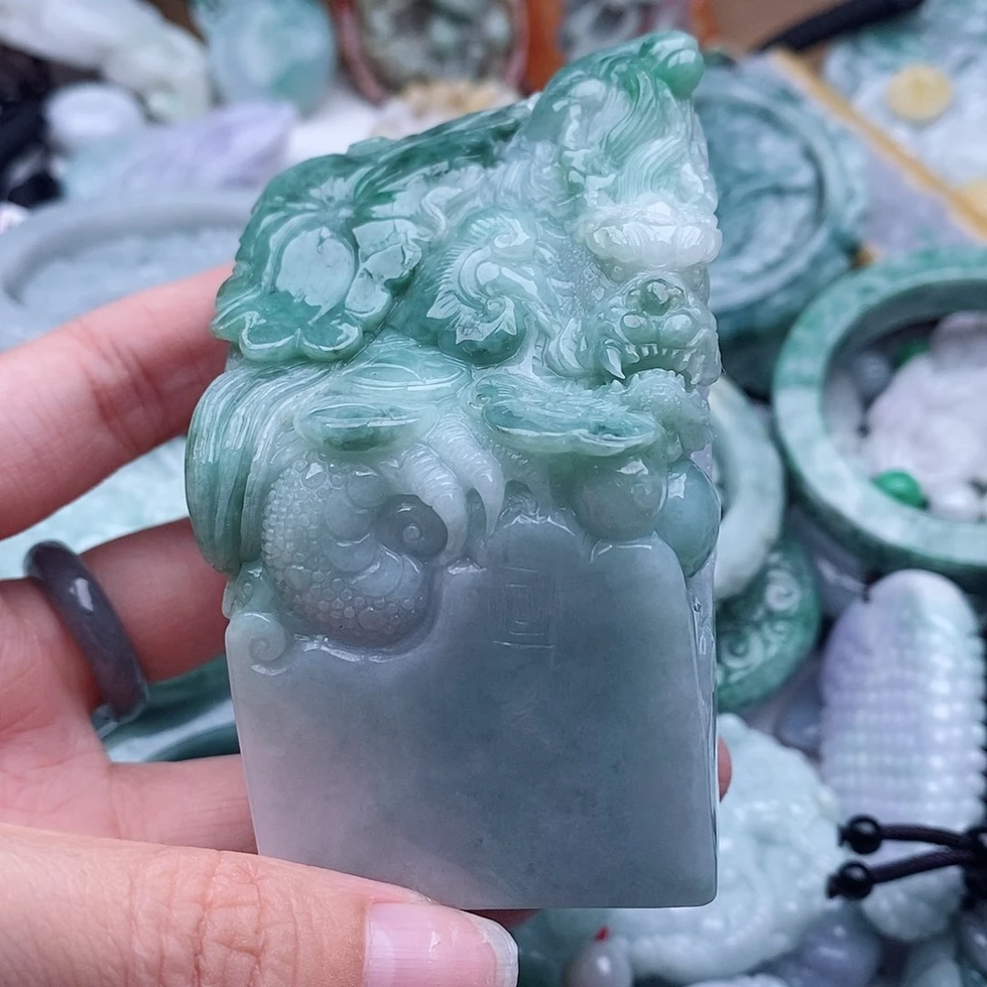 翡翠未镶嵌吊坠(不含链)派*星