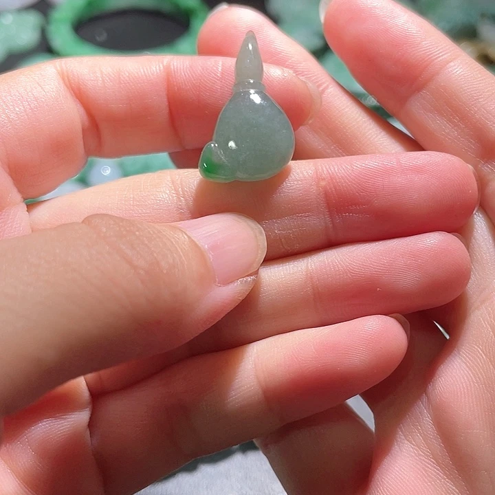 颈饰未镶嵌翡翠天