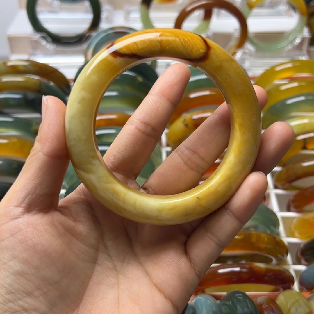 蛇纹石玉未镶嵌手镯