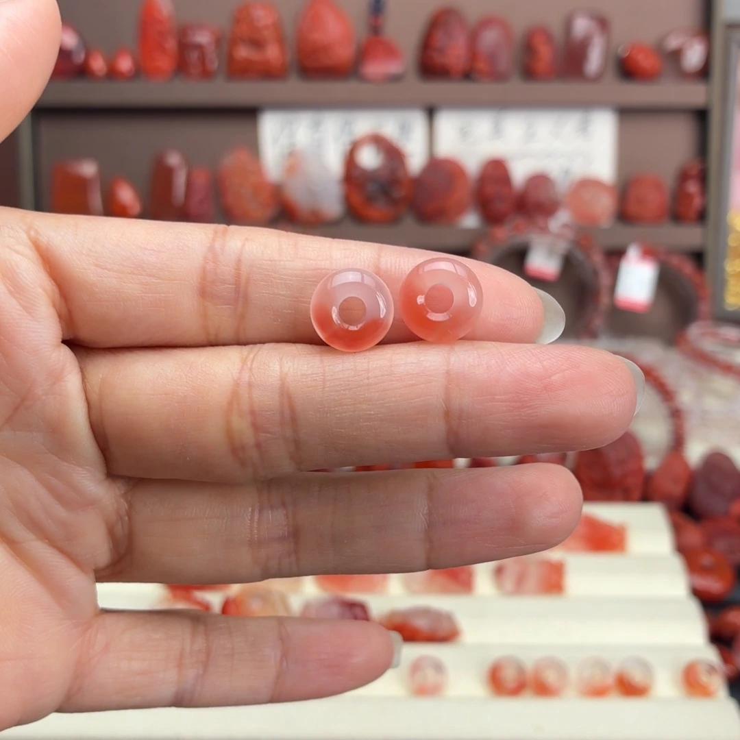 S***u南红玛瑙未镶嵌颈饰甜甜圈一对