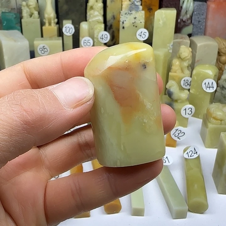 青田石随行章印石章料