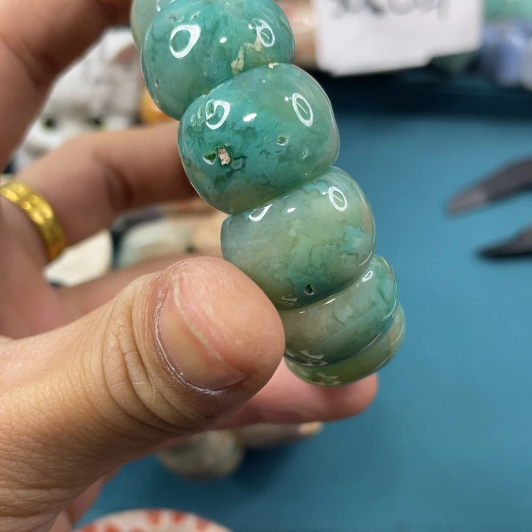 未镶嵌手镯硅化玉