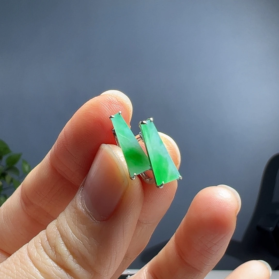 翡翠铂Pt900镶嵌耳饰天然翡翠