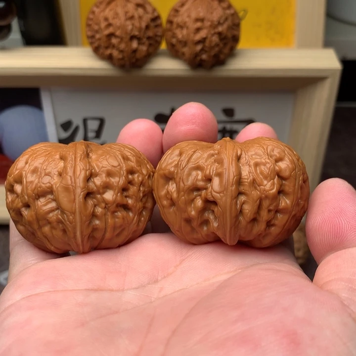 文玩核桃把件元宝