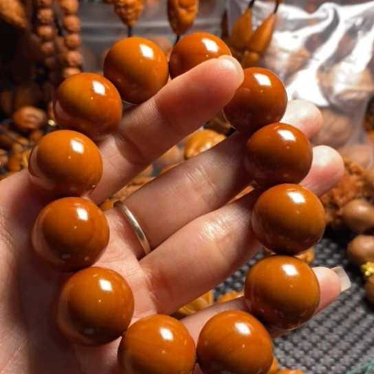 橄榄核吊坠风****?微上色