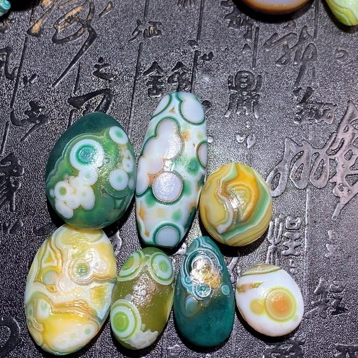 石英质玉颈饰未镶嵌眼**梅