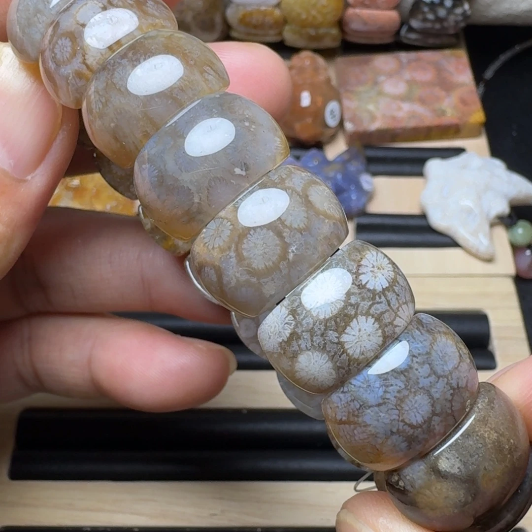 未镶嵌纯天然色有机玉石保真色硅化玉