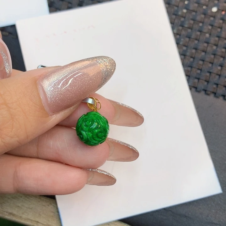 颈饰18K金镶嵌翡翠天然翡翠