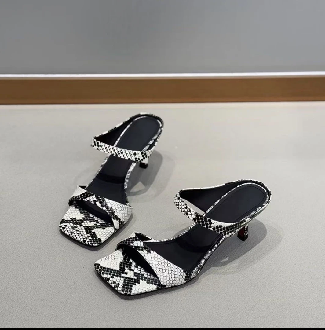 【聚新汇】2502-8时尚潮流休闲凉鞋时尚休闲百搭舒适坡跟拖鞋