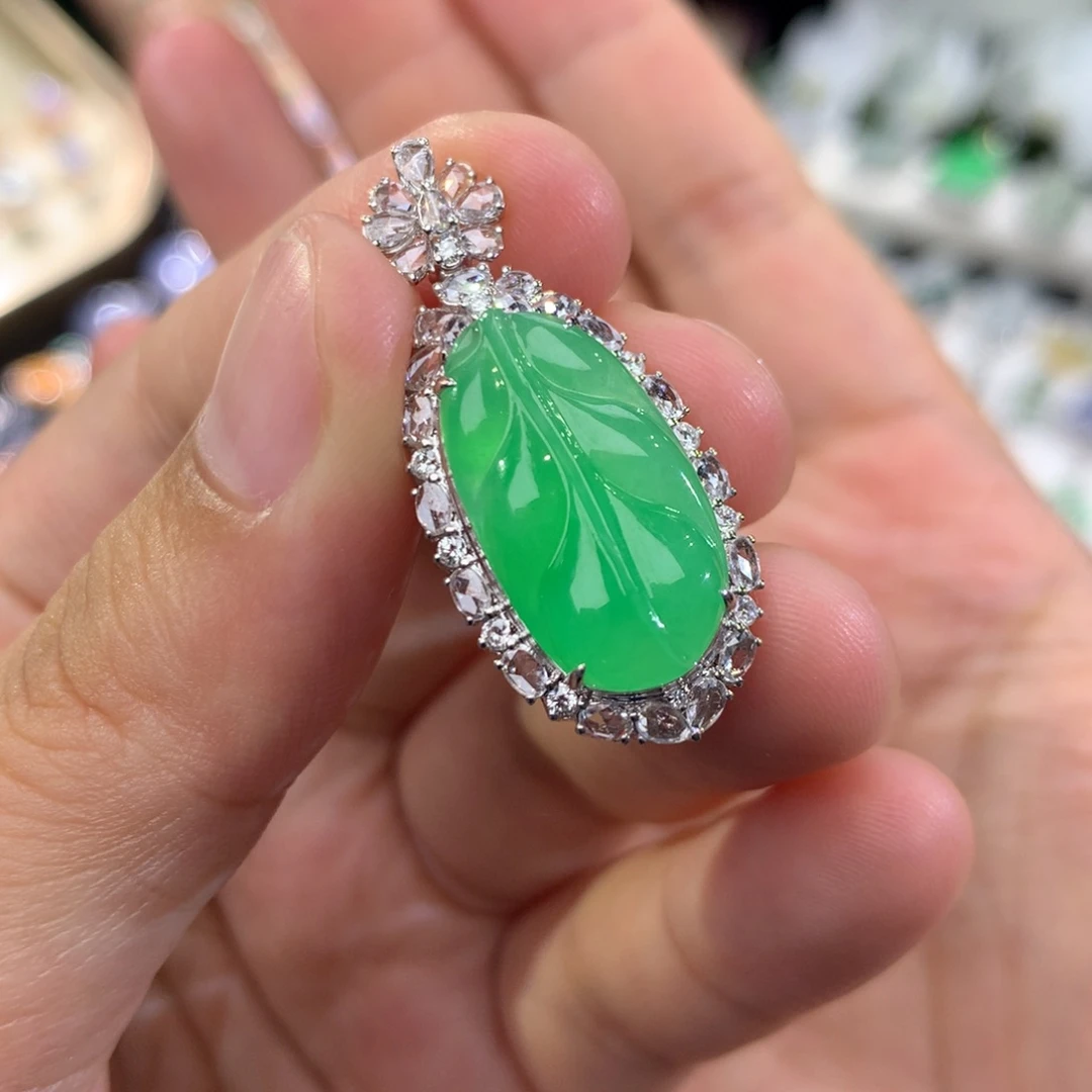 大***童翡翠18K金镶嵌吊坠(不含链)绿叶子
