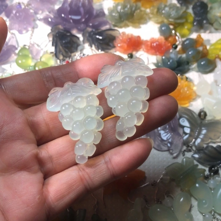 蛇纹石玉未镶嵌耳坠