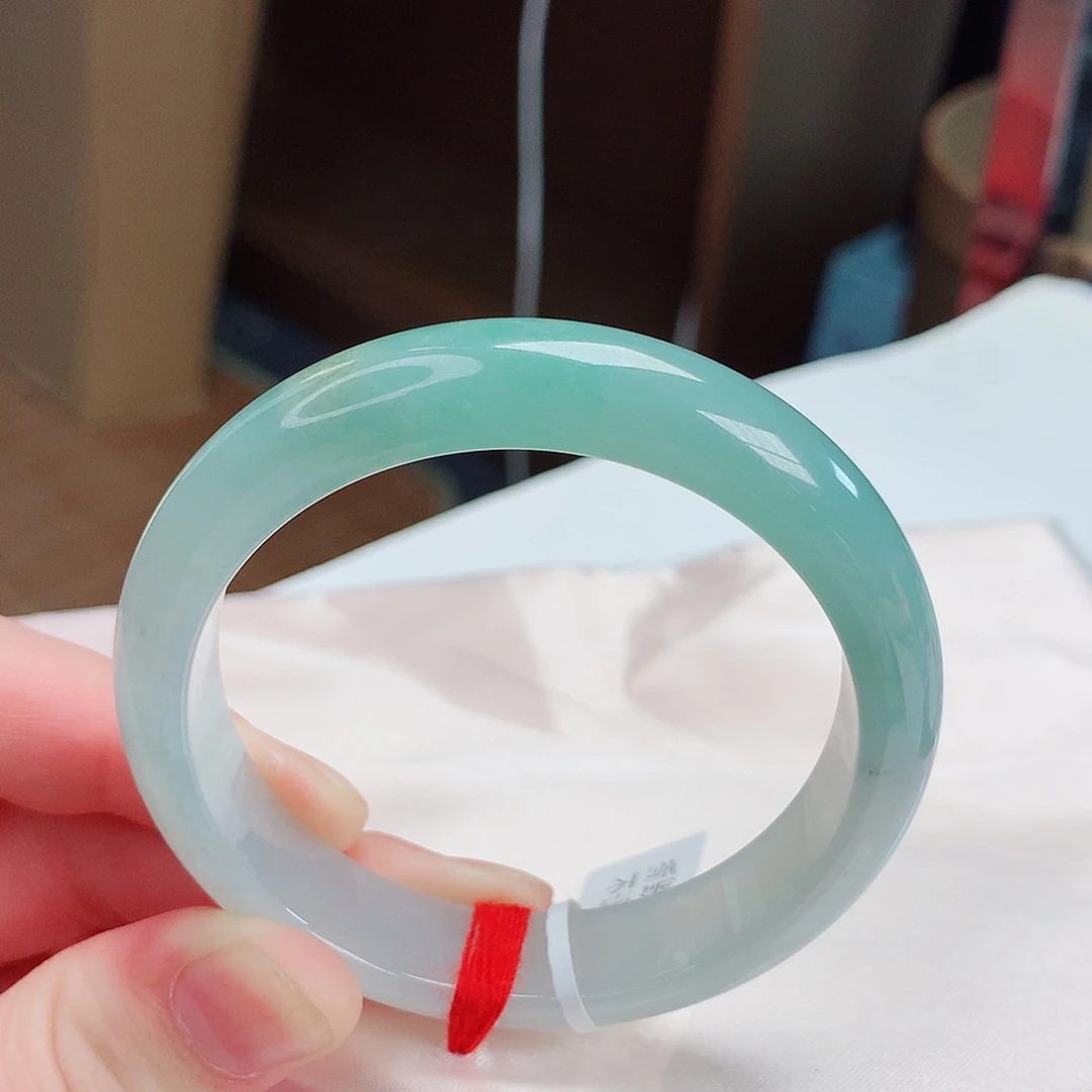 翡翠手镯未镶嵌天然翡翠A货