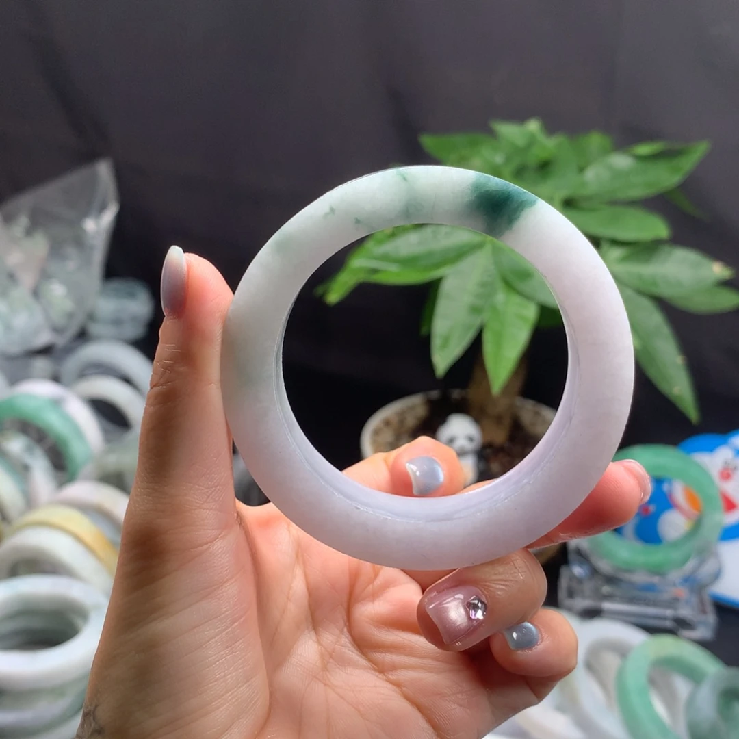 定制翡翠未镶嵌手镯