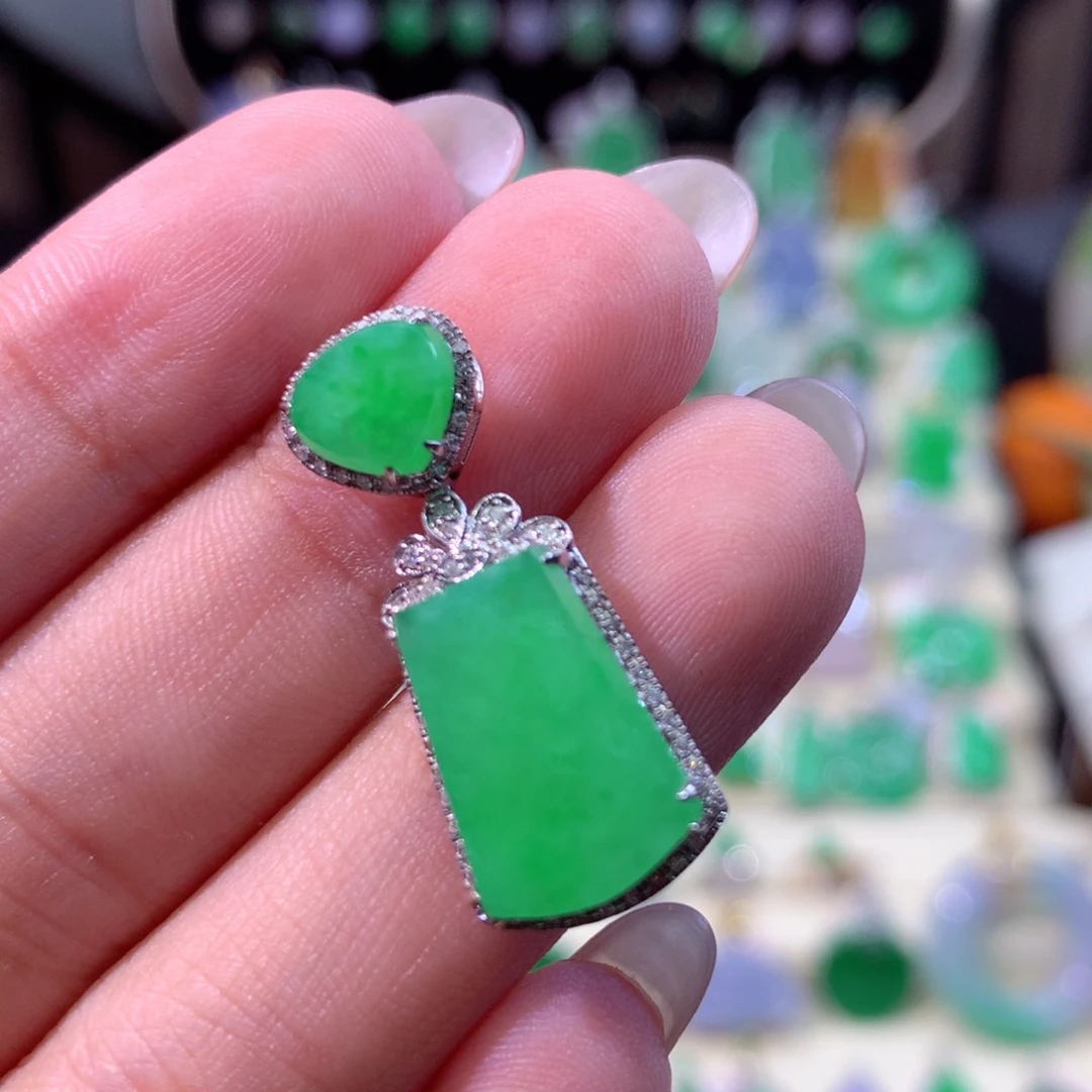 翡翠耳饰18K金镶嵌翡翠