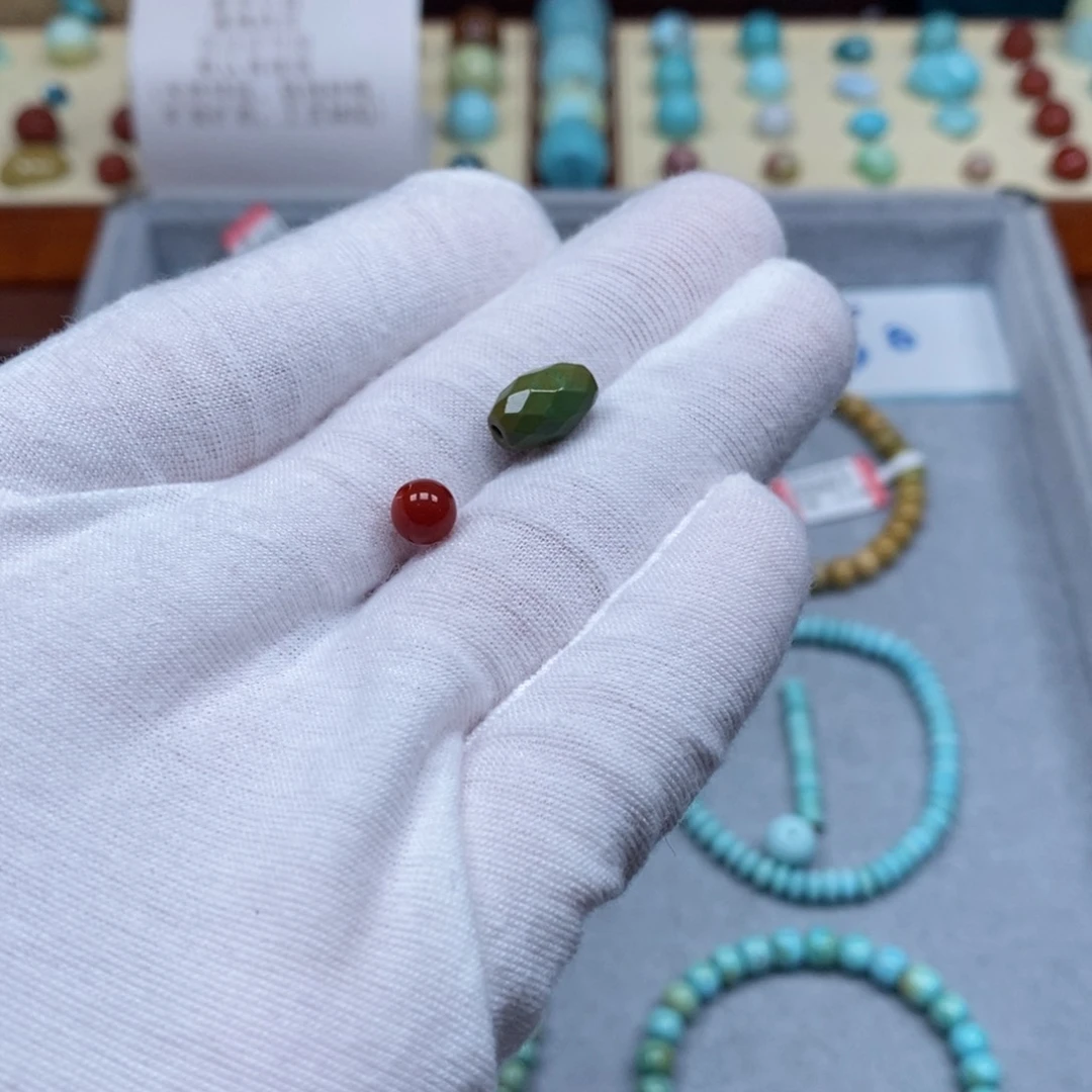 南红玛瑙配饰未镶嵌