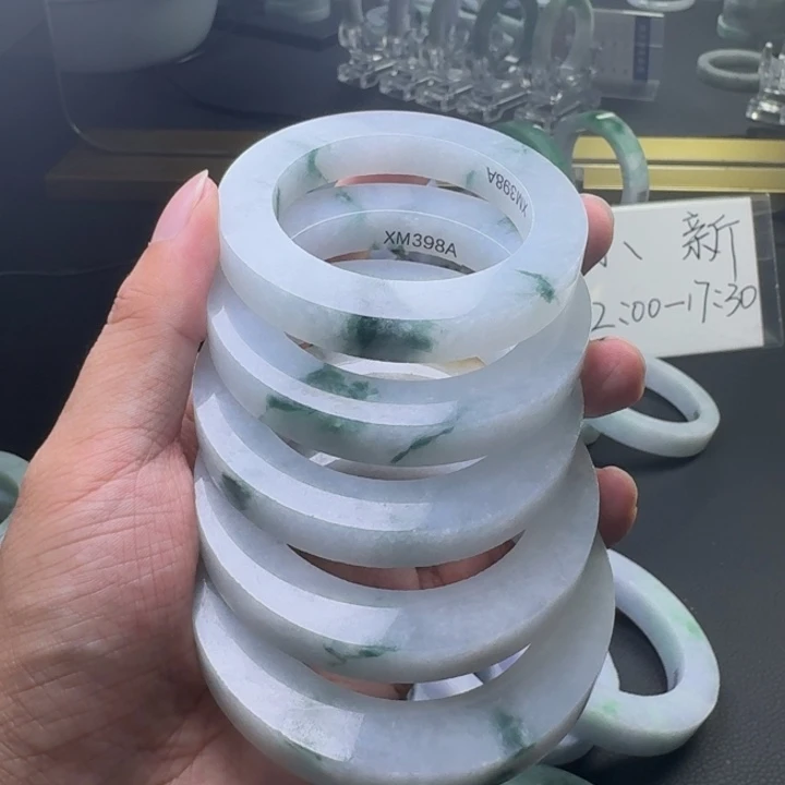 未镶嵌手镯定制翡翠多样性发一