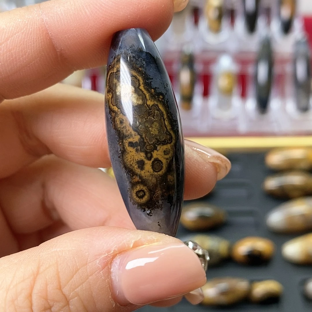 玛瑙/玉髓颈饰合金肆****?