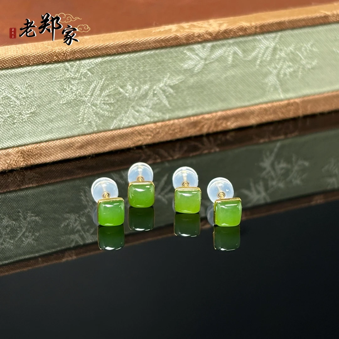 【老郑家】18K金和田玉耳饰一对 多样性发一件  68