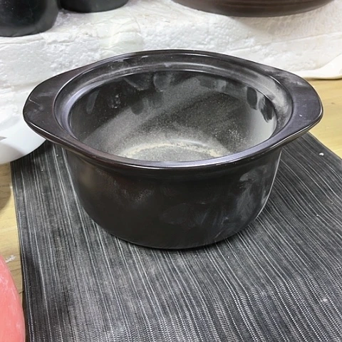 微瑕，明火，口径19厘米，高度9没有盖子