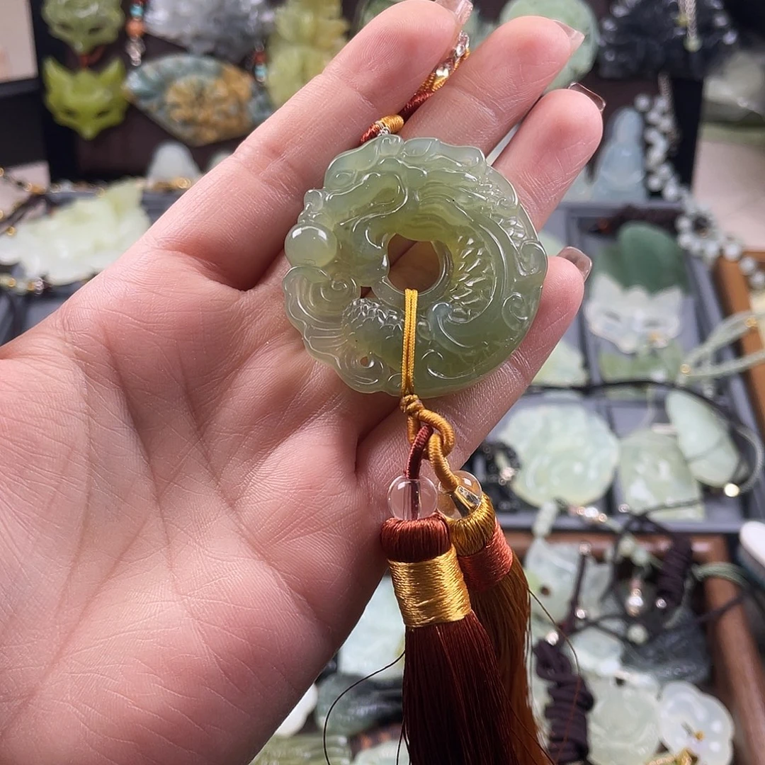 岫玉未镶嵌吊坠(赠链)