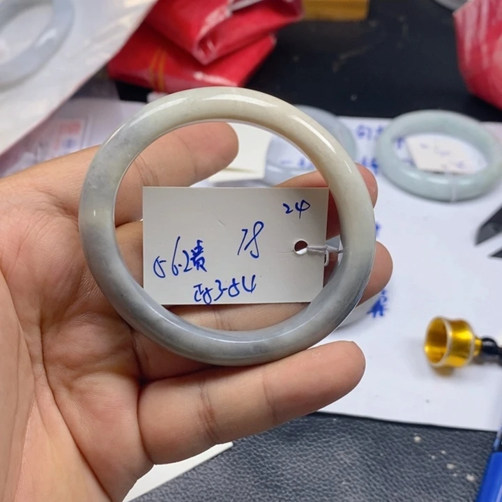未镶嵌手镯翡翠天然翡翠