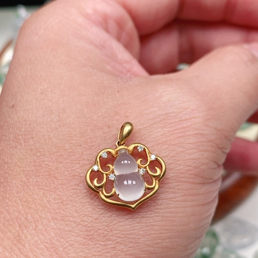 【闪购商品】颈饰18K金镶嵌翡翠