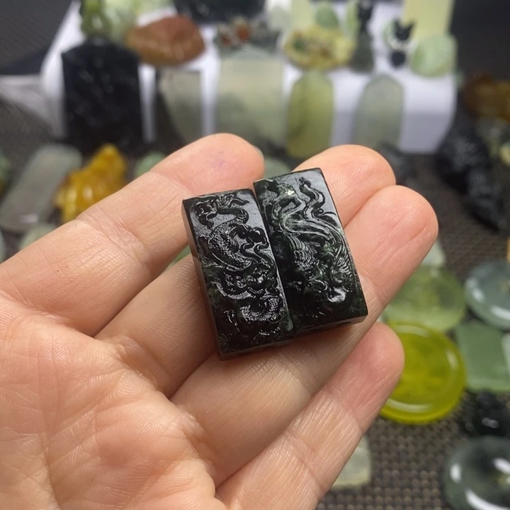 合金蛇纹石玉颈饰