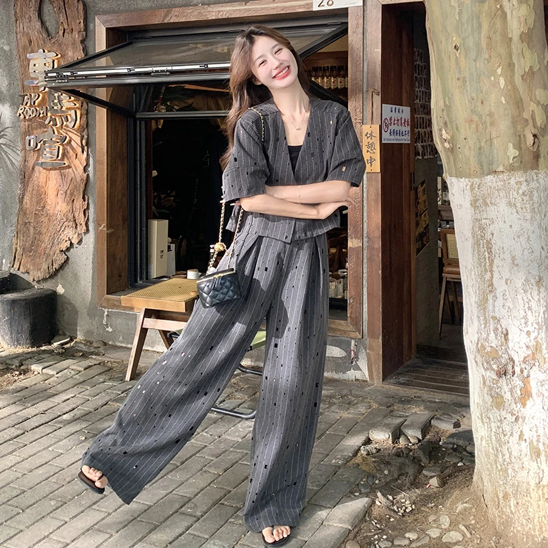 高级感灰色条纹短袖西装套装女夏气质通勤慵懒松弛感阔腿裤两件套