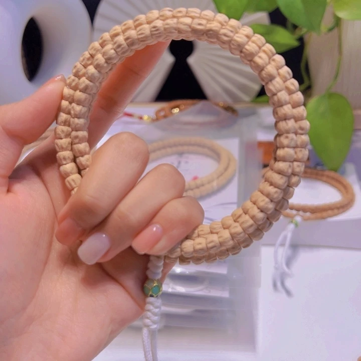 杜***博吊坠柏香籽/百香籽