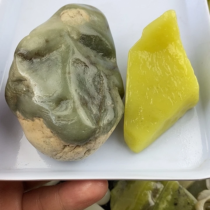 和田玉（糖玉）未镶嵌挂件哆**梦