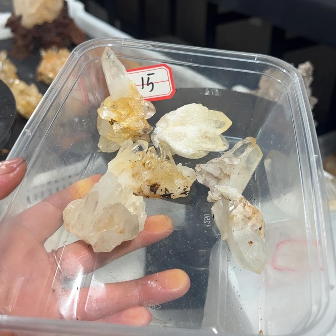 某***跃未镶嵌水晶珠宝半成品