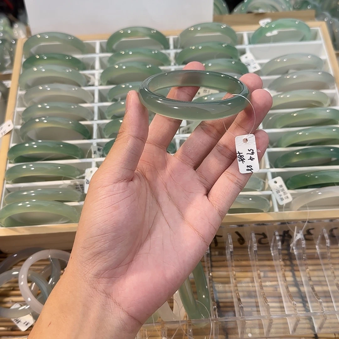 玛瑙/玉髓未镶嵌手镯圈口59.4