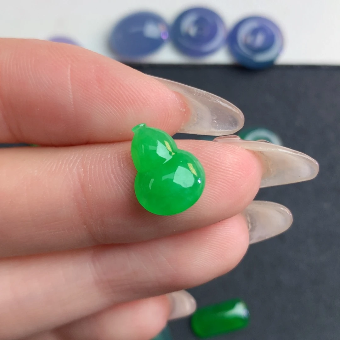 翡翠裸石12.47/9.3/5.10