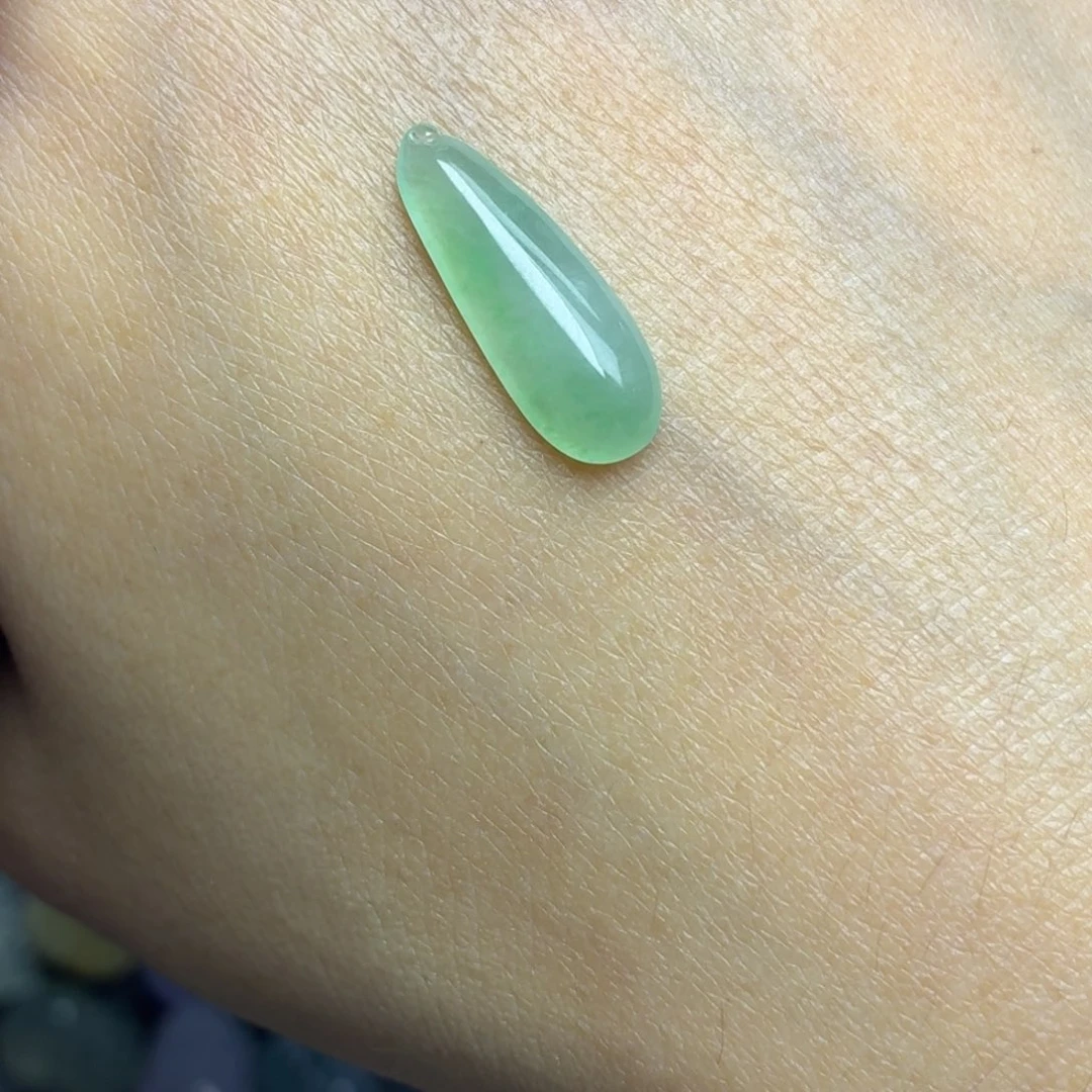 翡翠未镶嵌颈饰甜绿瓜