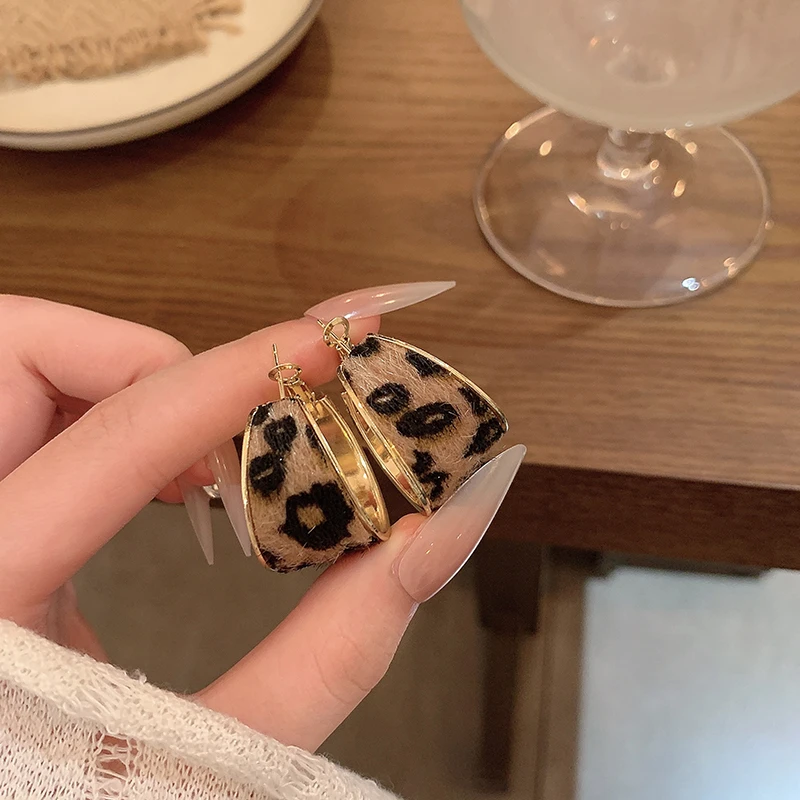 合金耳饰 秋冬款复古几何宽边豹纹圆圈耳圈耳环女高级感气质耳饰