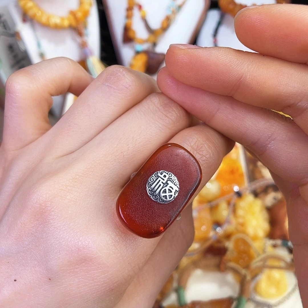 未镶嵌琥珀珠宝奇石，