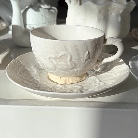 白瓷咖啡杯天鹅浮雕