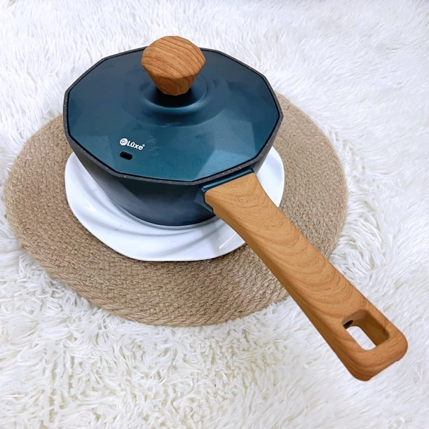 德纳斯18cm不沾奶锅（墨绿色）高约9cm