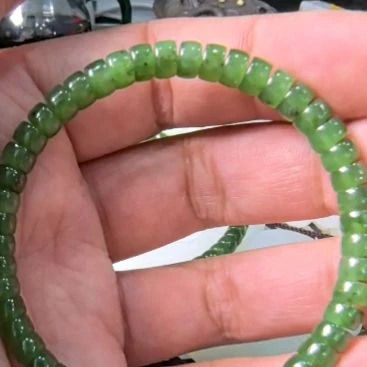 和田玉（碧玉）未镶嵌手链