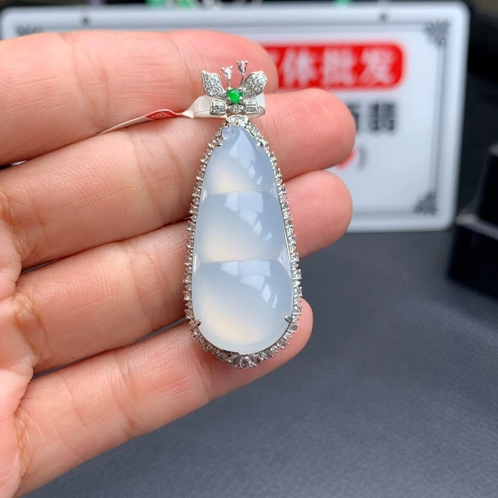 吊坠(不含链)18K金镶嵌翡翠