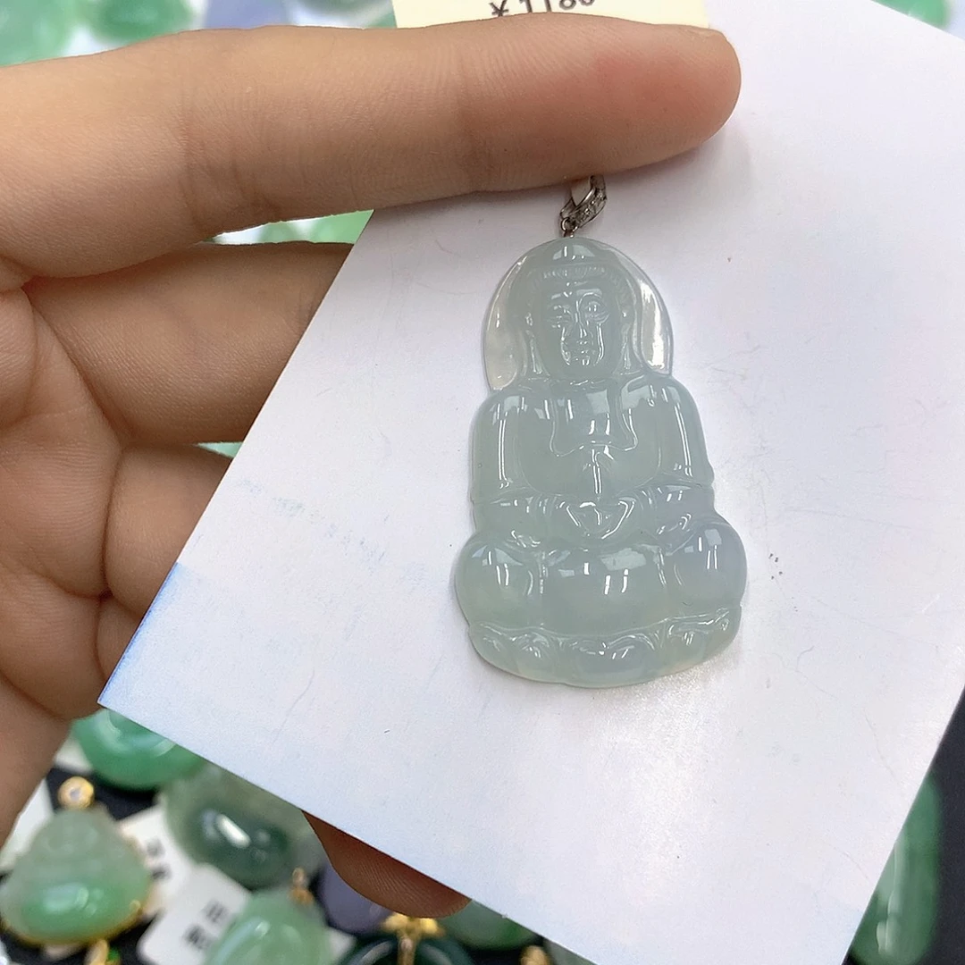 翡翠18K金镶嵌颈饰翡翠