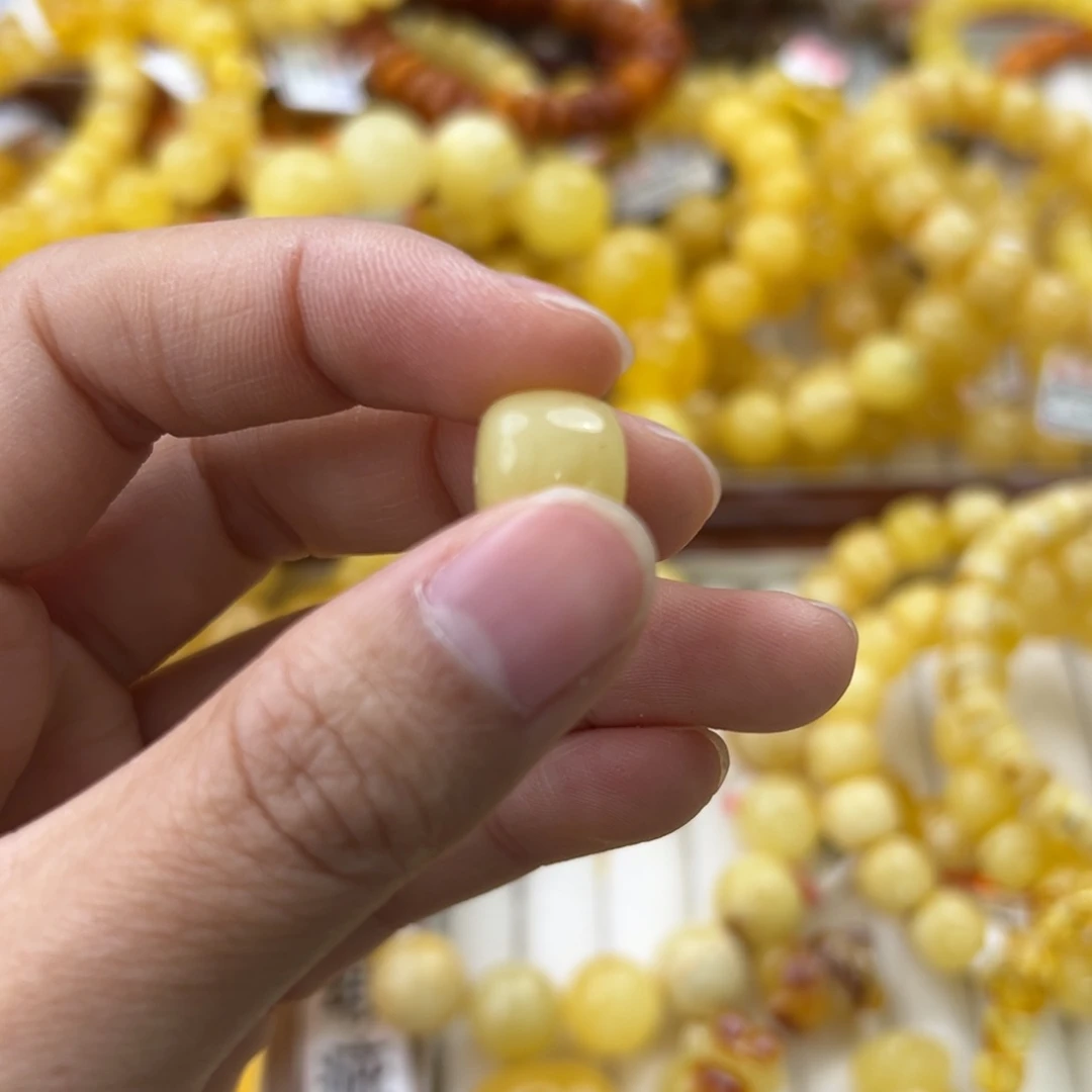 琥珀珠宝奇石未镶嵌