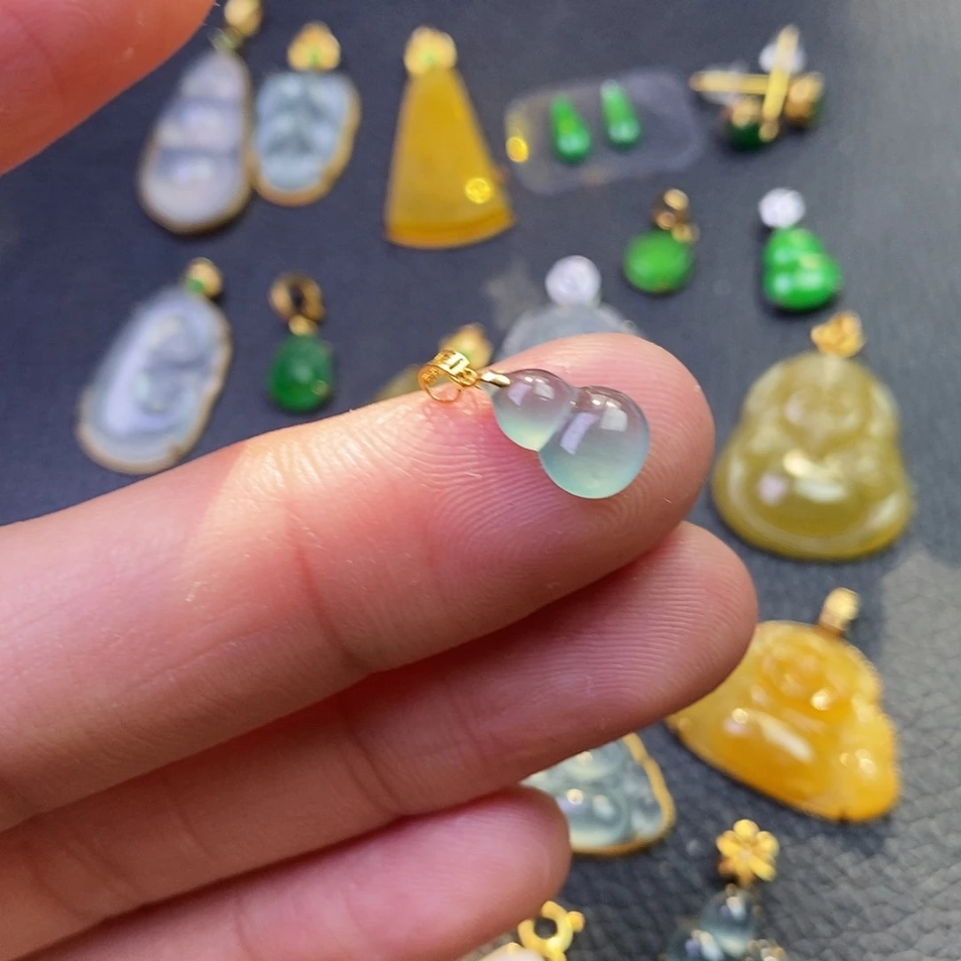 吊坠(不含链)18K金镶嵌翡翠