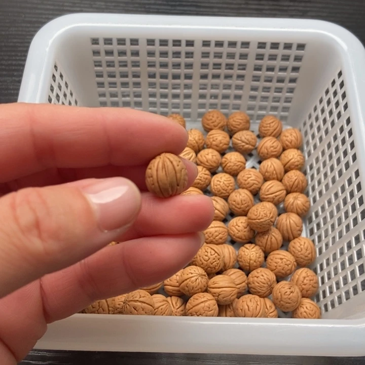 蔄***飞吊坠桃核散籽发货40